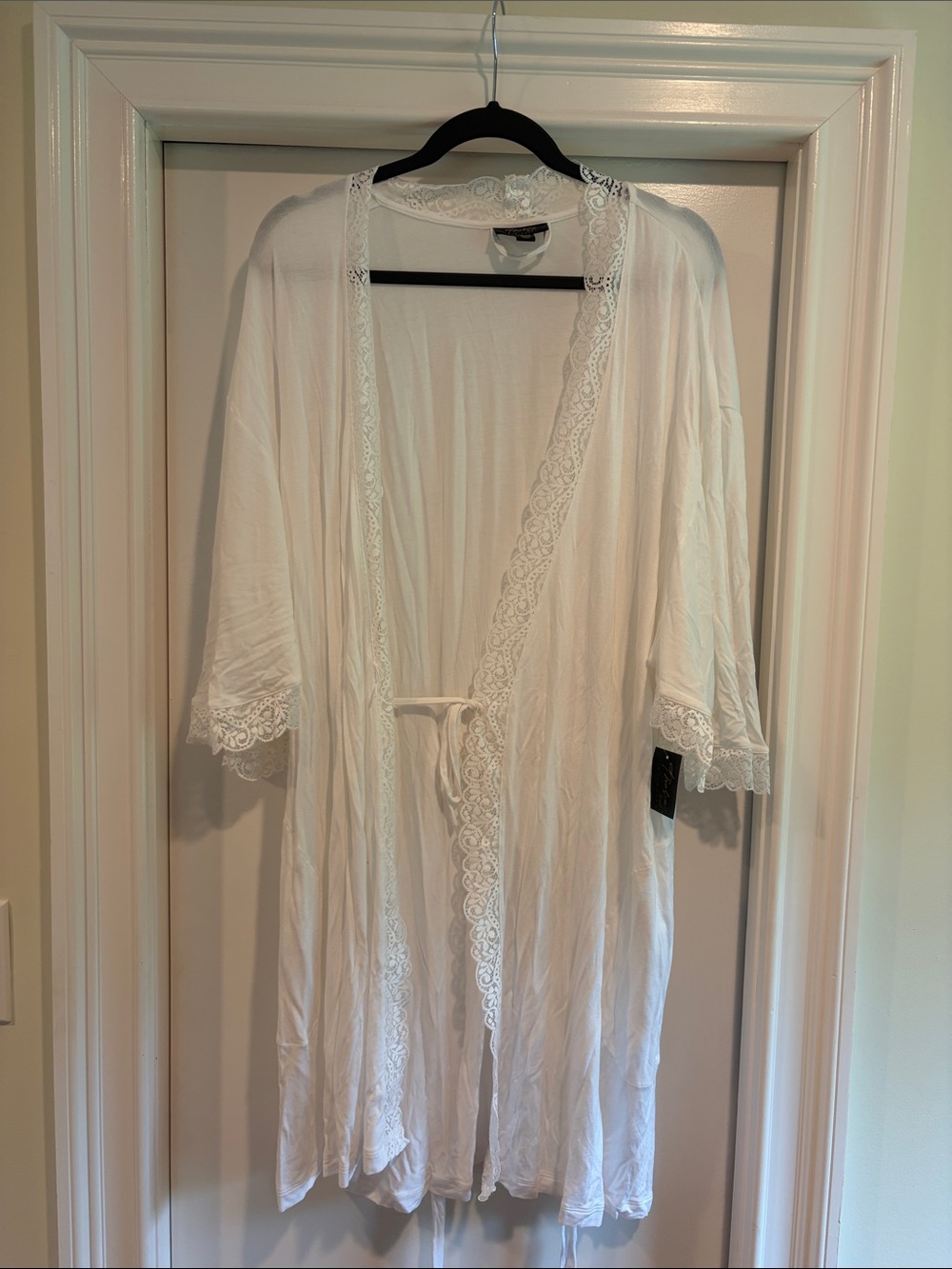 Thalia Sodi White Lace-Trim Kimono Robe